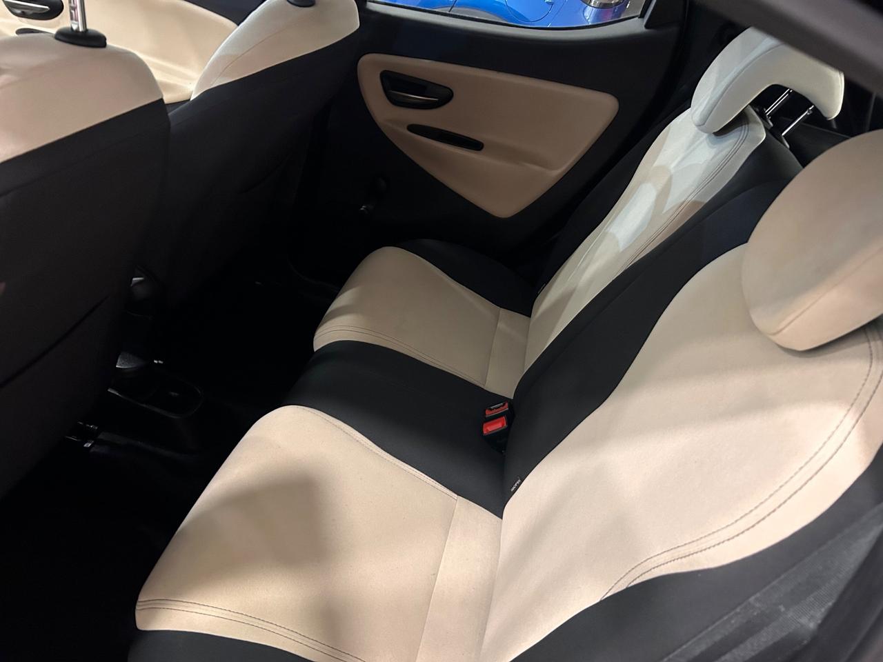 Lancia Ypsilon 1.2 69 CV 5 porte Gold