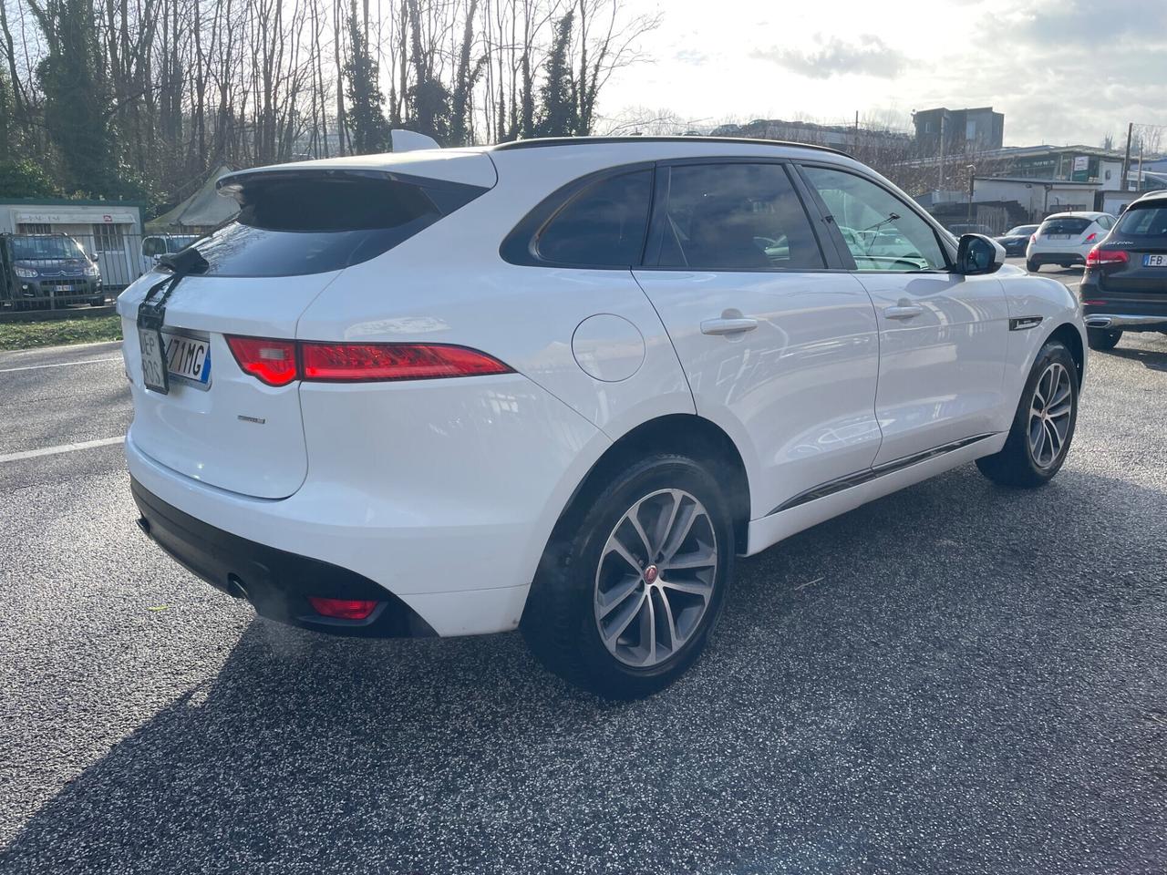 Jaguar F-Pace 2.0 D 240 CV AWD aut. R-Sport