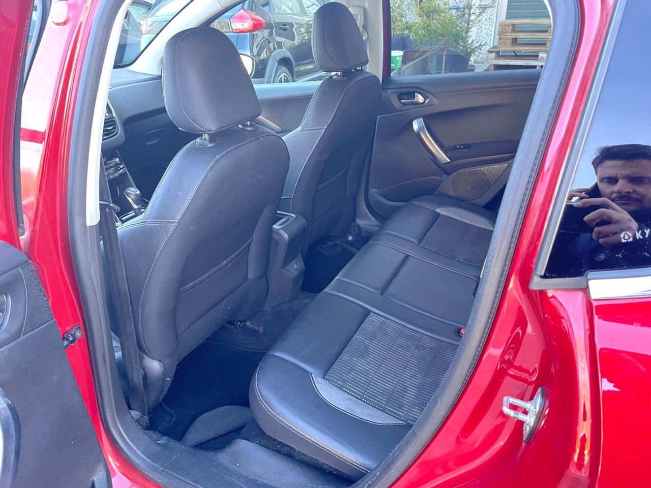 Peugeot 2008 PureTech Turbo 130*Automatik*Navi*solo 77000km