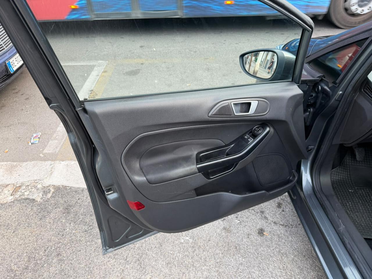 Ford Fiesta 1.5 TDCi 75CV 5 porte Business