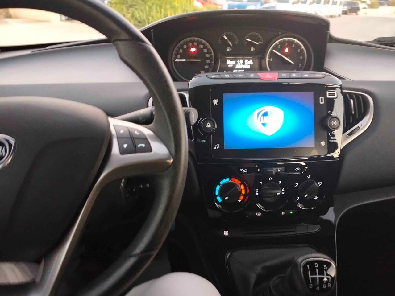 Lancia Ypsilon 1.0 FireFly 5 porte S&S Hybrid Ecochic Gold