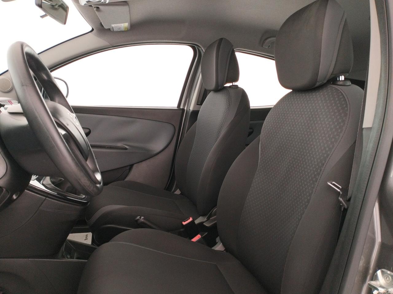 Lancia Ypsilon 1.2 69 CV Silver - NEOPATENTATI