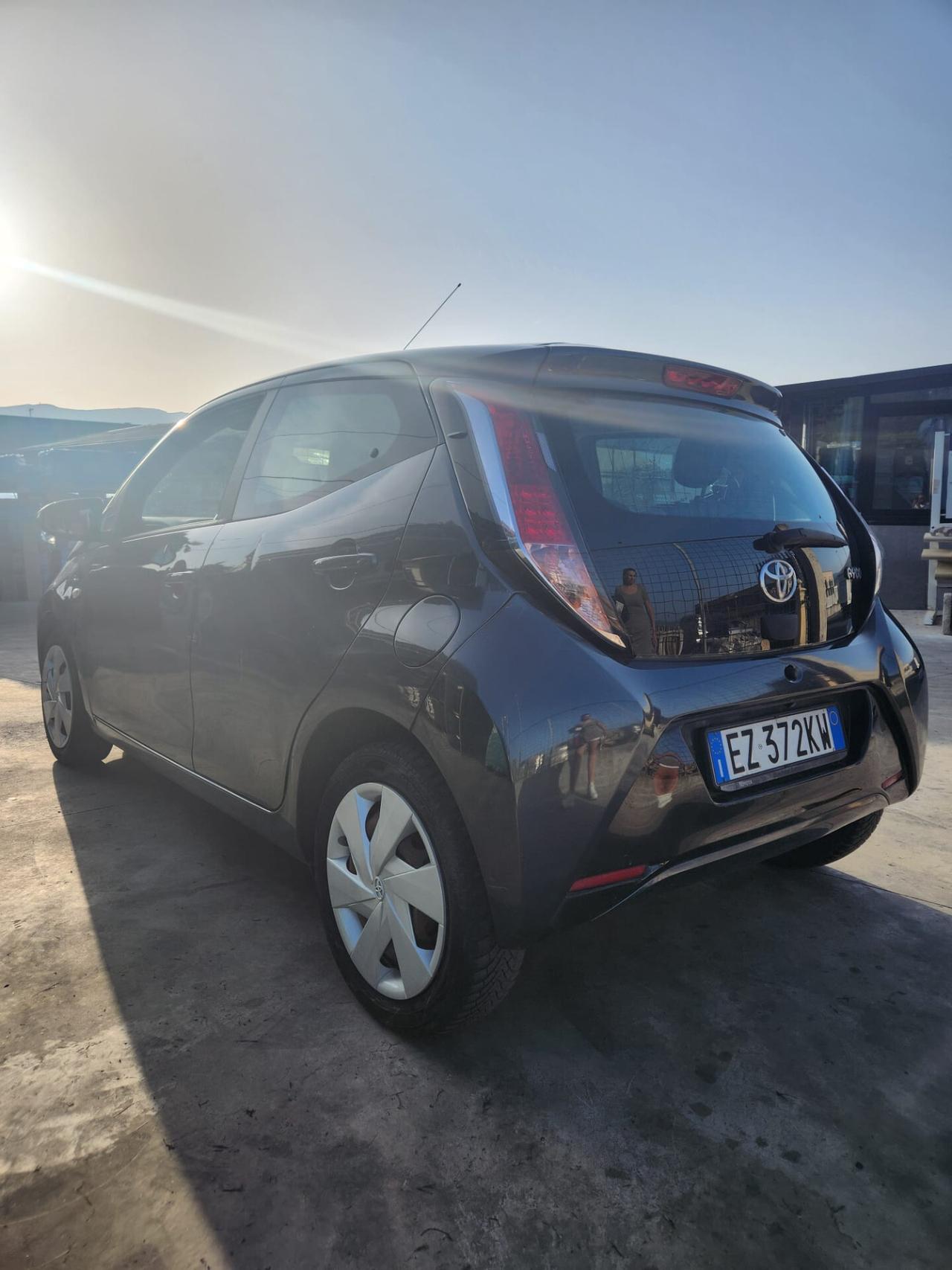 Toyota Aygo 1.0 VVT-i 69 CV 5 porte x-wave