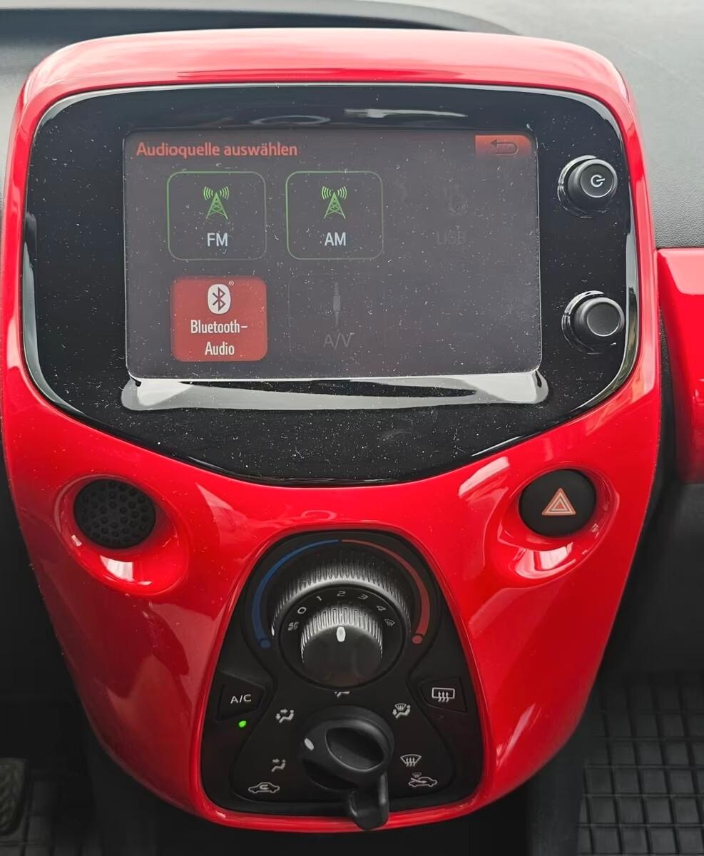 Toyota Aygo 1.0 VVT-i 69 CV 5 porte x-play