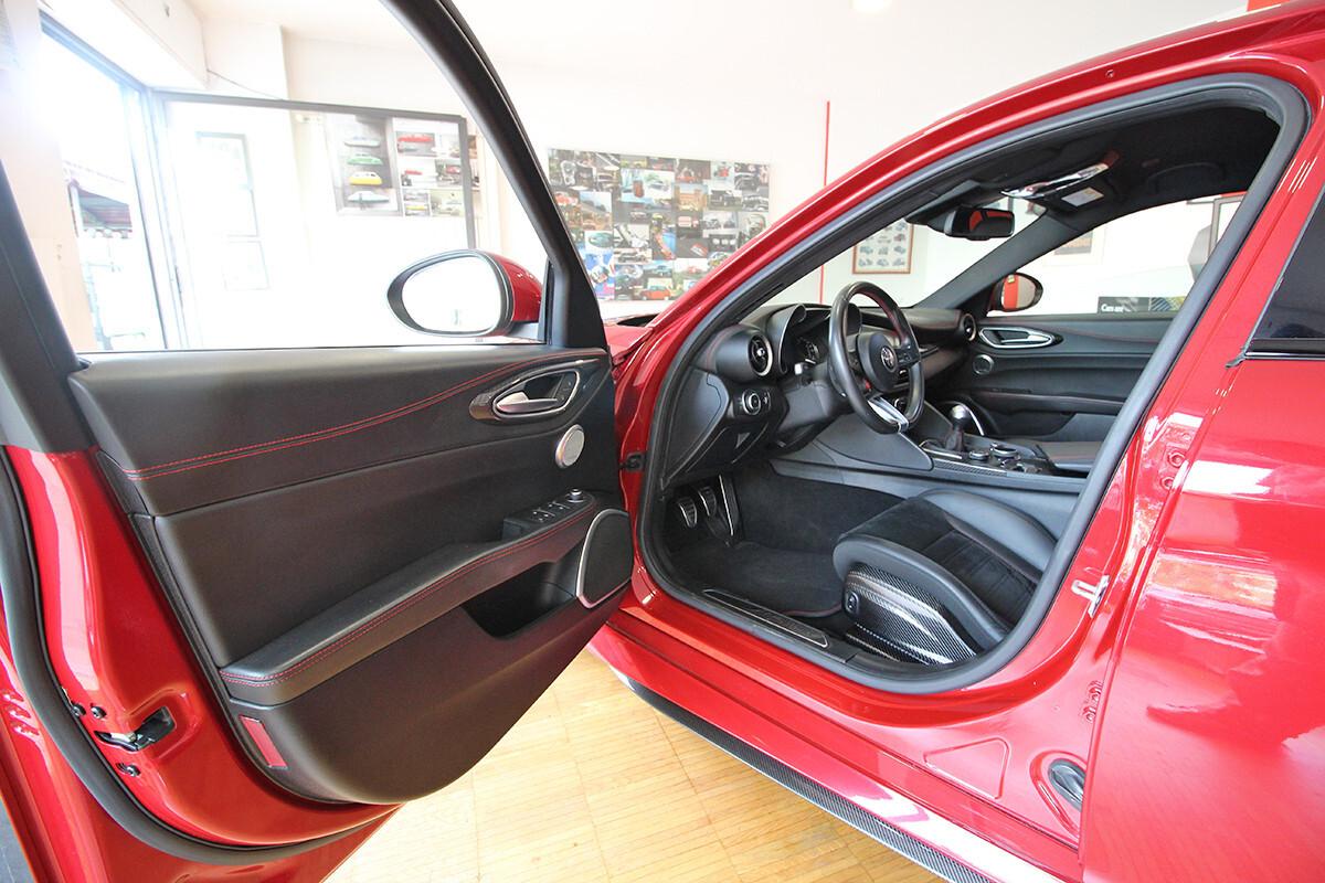 Alfa Romeo Giulia Quadrifoglio MANUALE 2.9 V6 Bi-Turbo