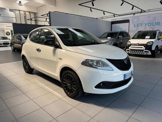 LANCIA Ypsilon 1.0 FireFly 5 porte S&S Hybrid Ecochic Silver
