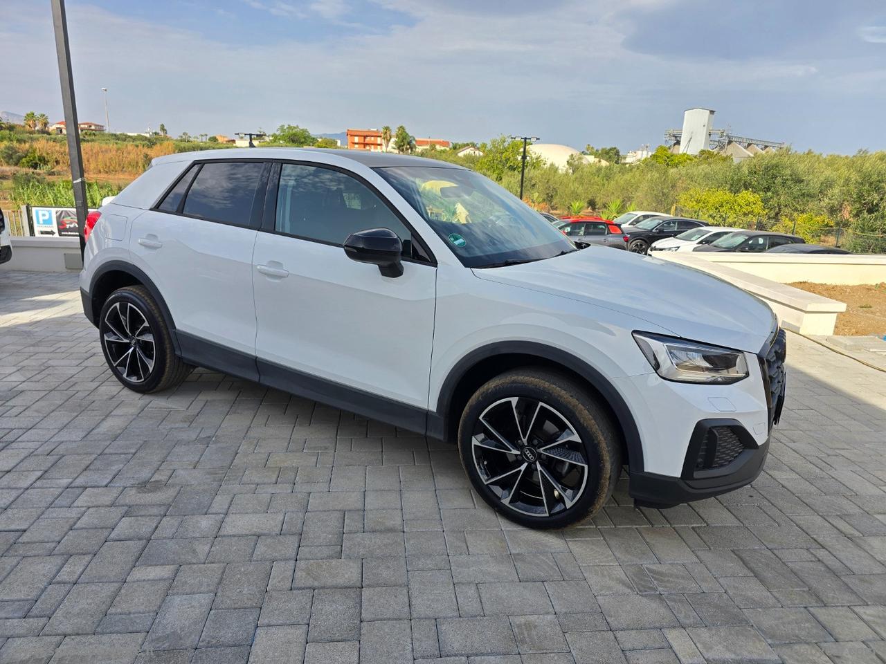 AUDI Q2 30 TDI Business Advanced