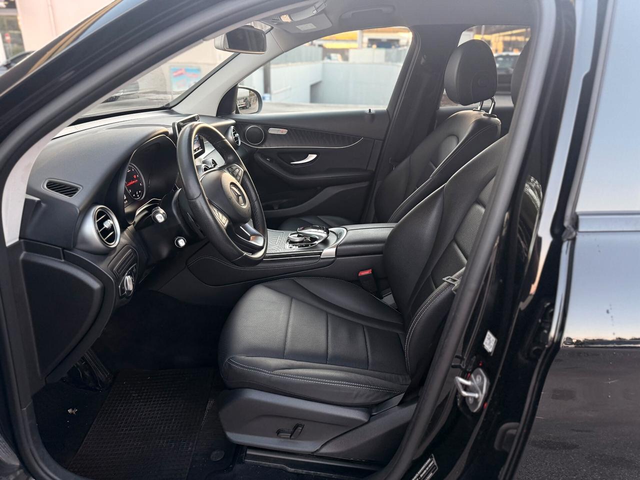 Mercedes-benz GLC 250 d 4Matic Total Black/PEDANE/20"/BELLA