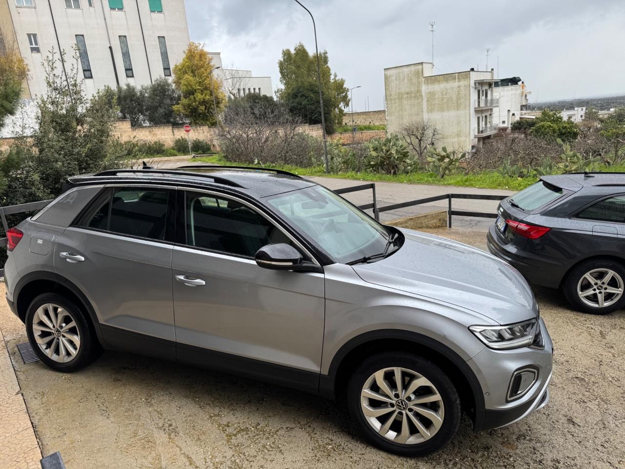 Vw T-Roc 1.0 TSI - FARI LED - CERCHI 17 - 2022