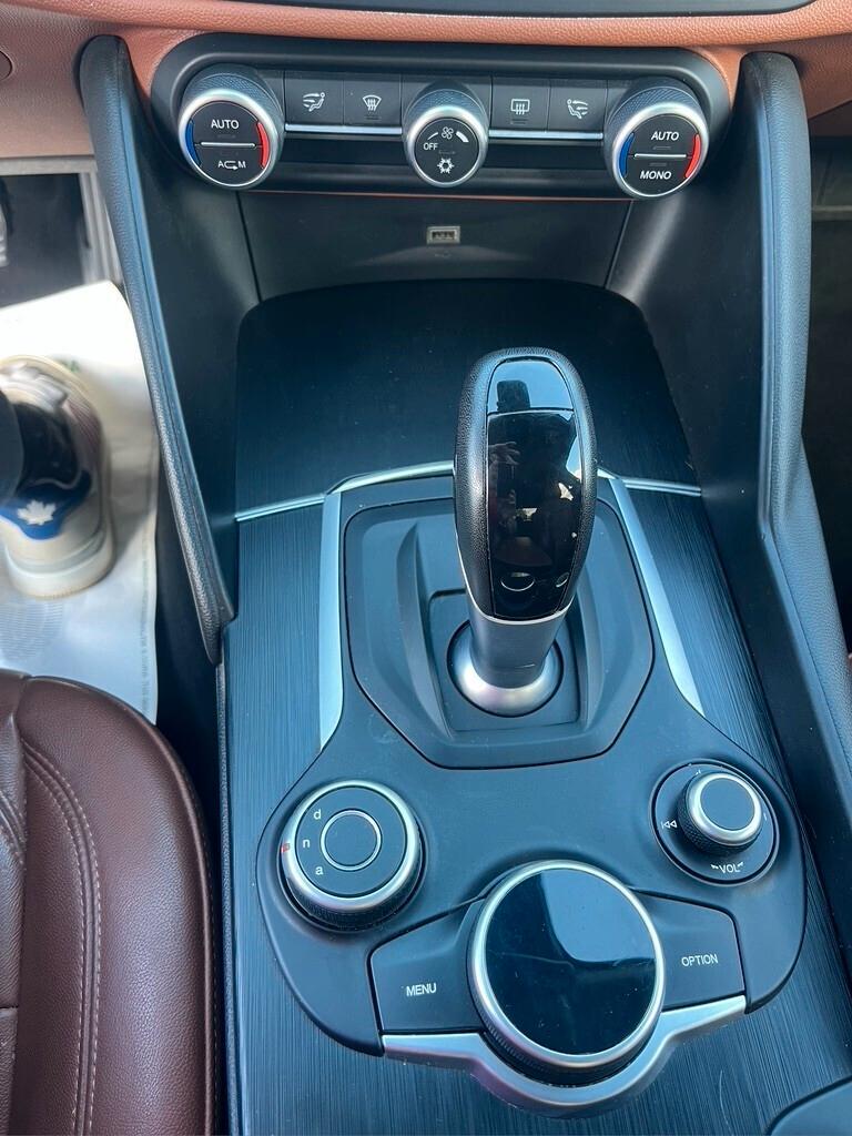 Alfa Romeo Giulia 2.2 Turbodiesel 136 CV AT8 Super