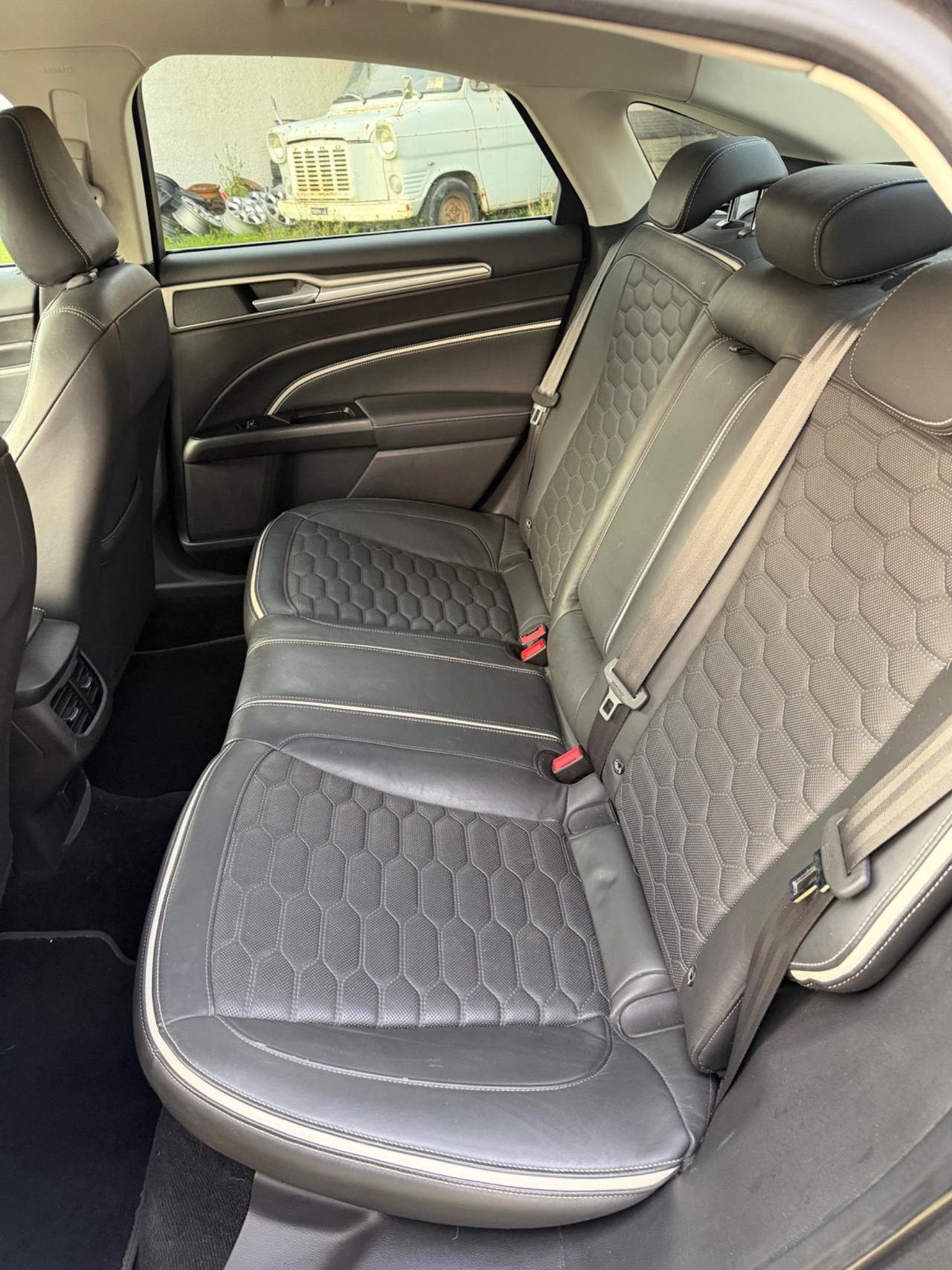 Ford Mondeo Full Hybrid 2.0 187 CV eCVT 4 porte Vignale