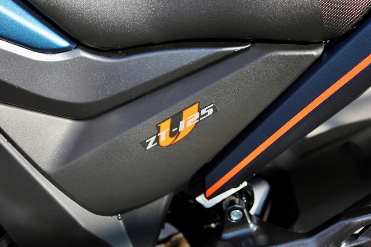 Zontes ZT 125 U SOLO 300KM FARI FULL LED DISPLAY TFT