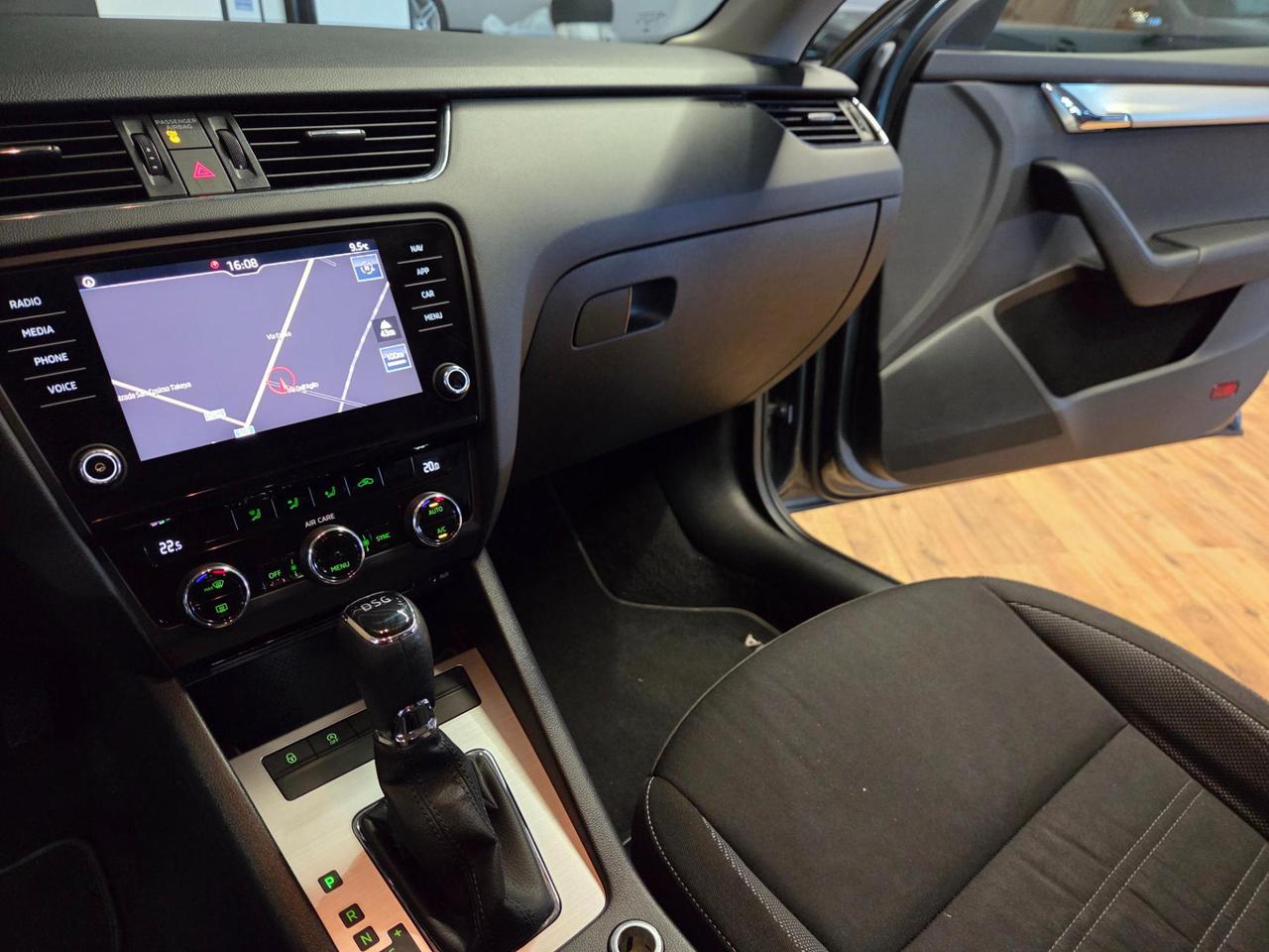 Skoda Octavia Wagon 1.6 tdi Executive 115cv dsg