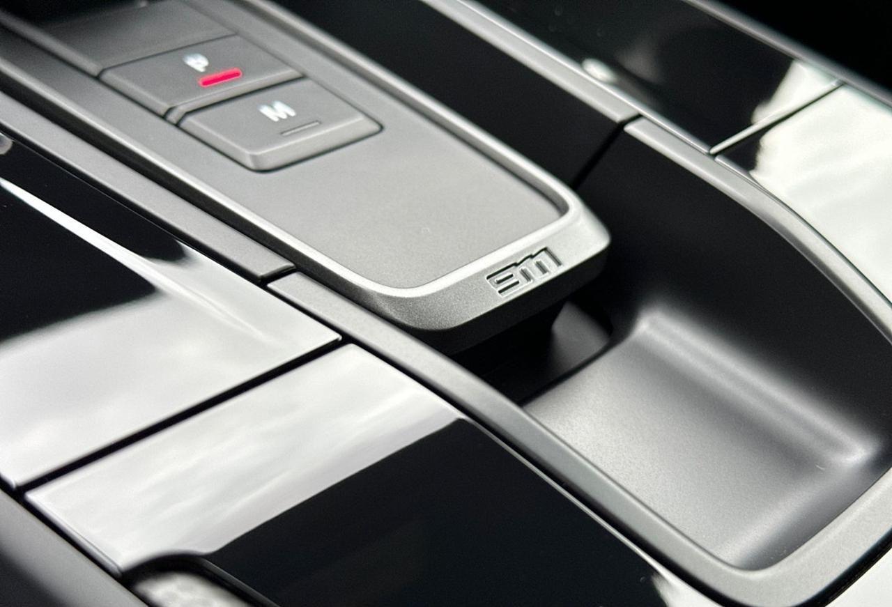 PORSCHE 992 Carrera 4 GTS 992.2 *Alcantara-LED Matrix-Finanz*