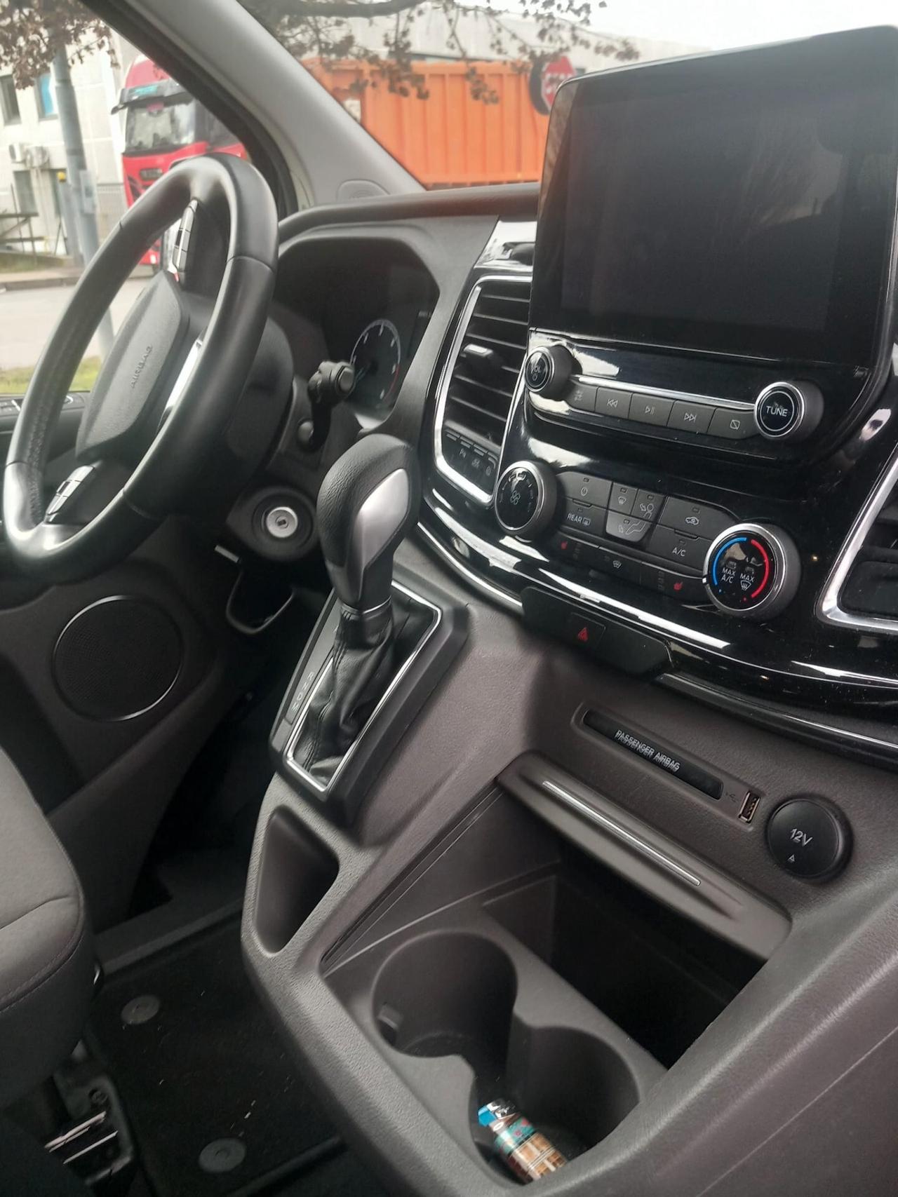 Ford Tourneo Custom 320 2.0 EcoBlue 170CV aut. PC Titanium