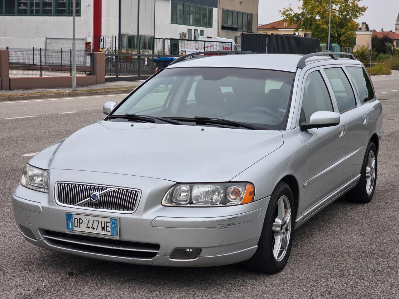 Volvo V70 2.4 D5 AWD Summum