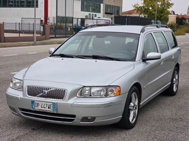 Volvo V70 2.4 D5 AWD Summum
