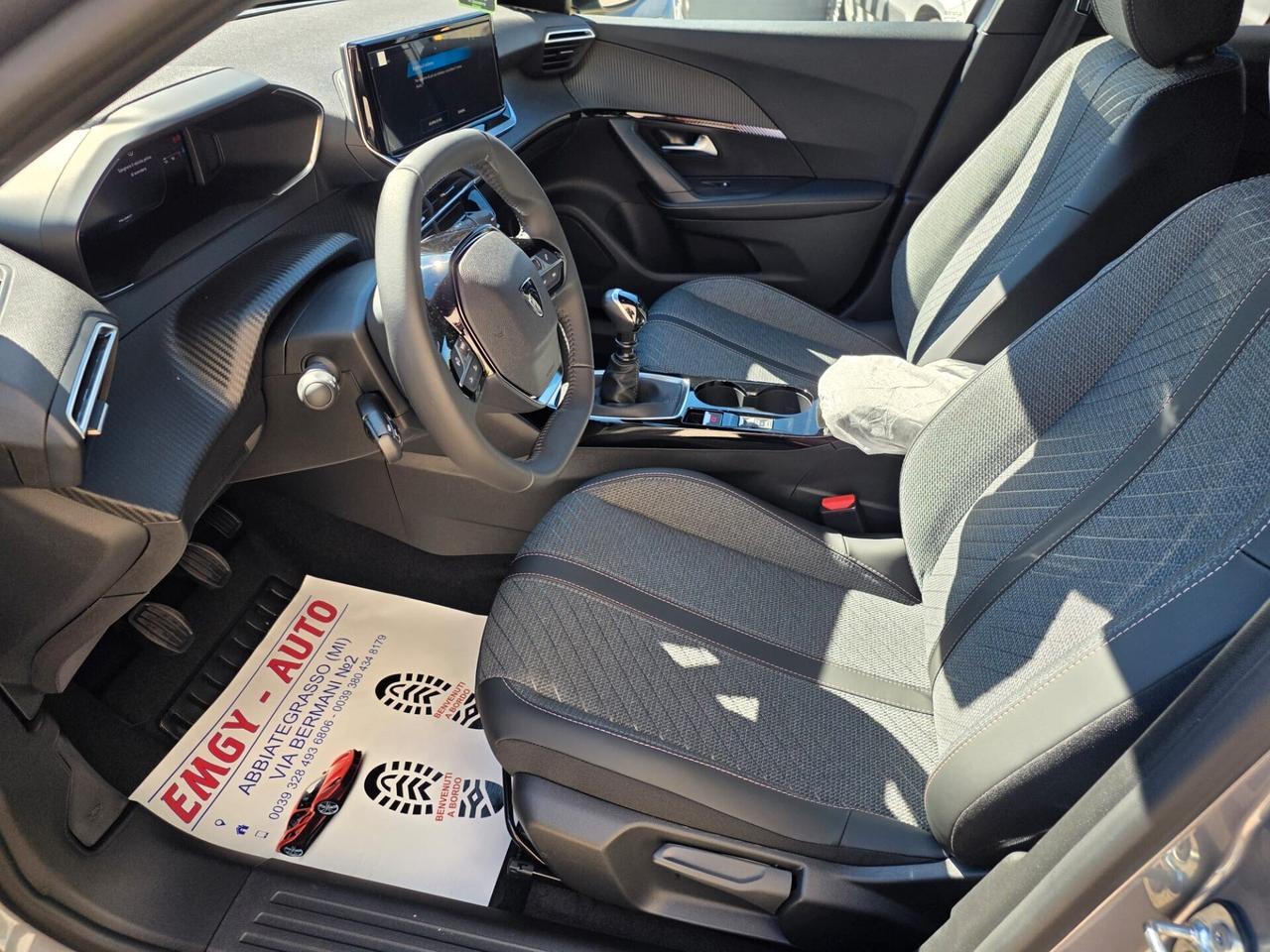 Peugeot 2008 Puretech 100cv. Allure 1.2 b. KM. 0