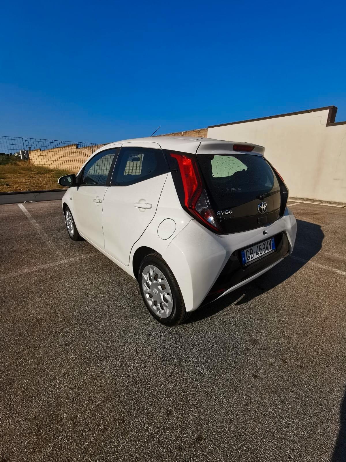 Toyota Aygo Connect 1.0 VVT-i 72CV 5P. x-business MMT