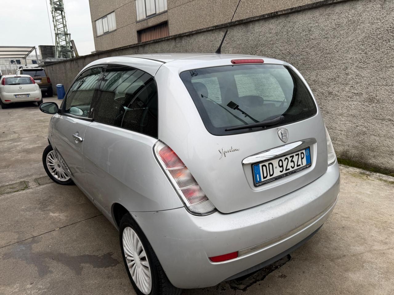 Lancia Ypsilon 1.2 benzina euro4 NEOPATENTATI