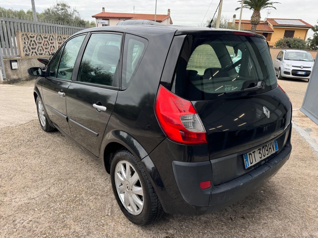 Renault Scenic 1.9 dCi 130CV Dynamique