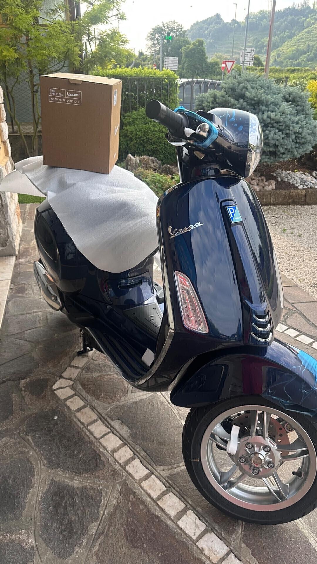 Vespa 125 Primavera Blu Pronta consegna