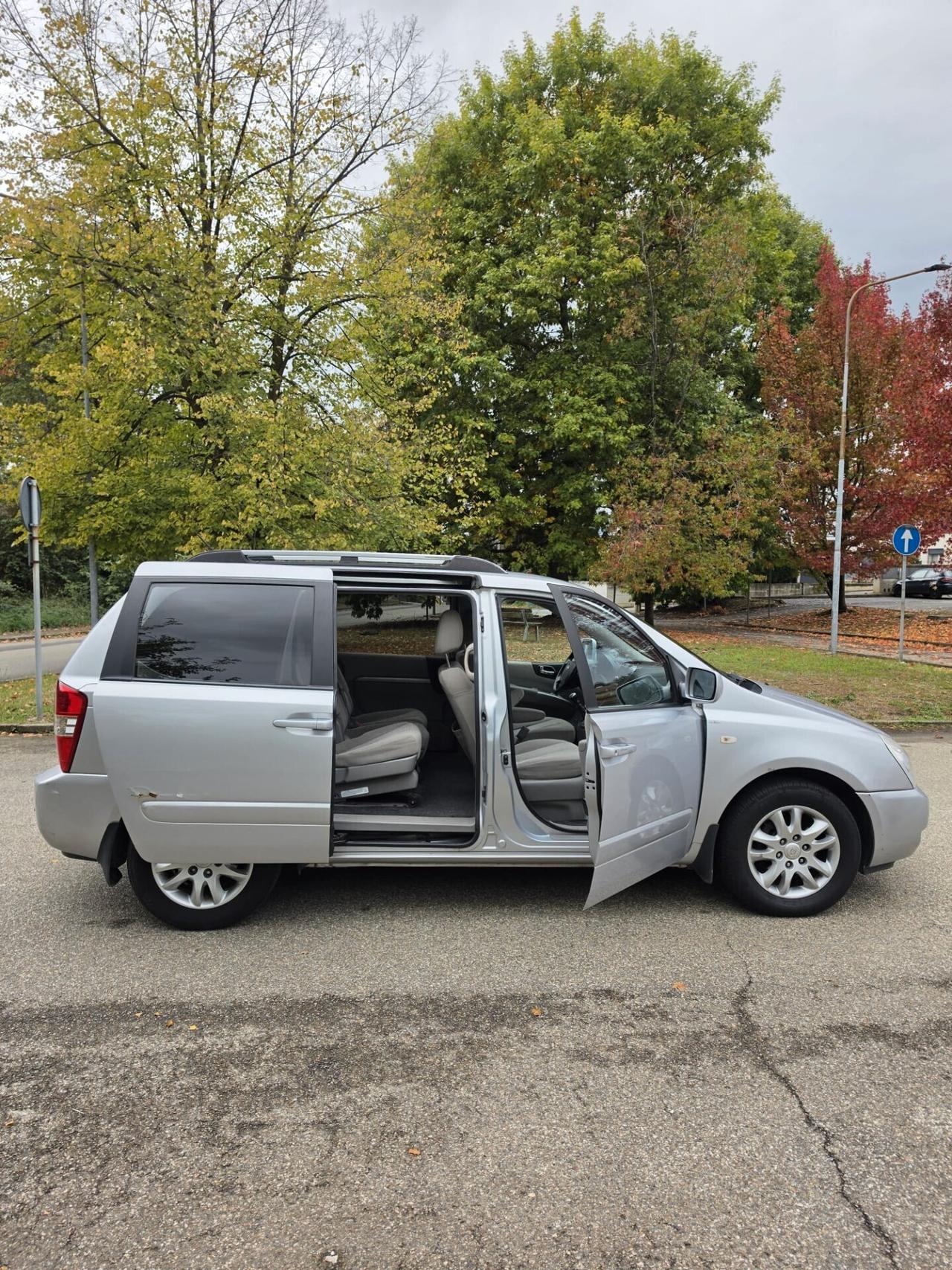 Kia Carnival GT Class 7 posti