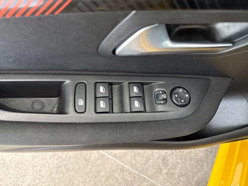 Peugeot 208 Active Pack e 136cv