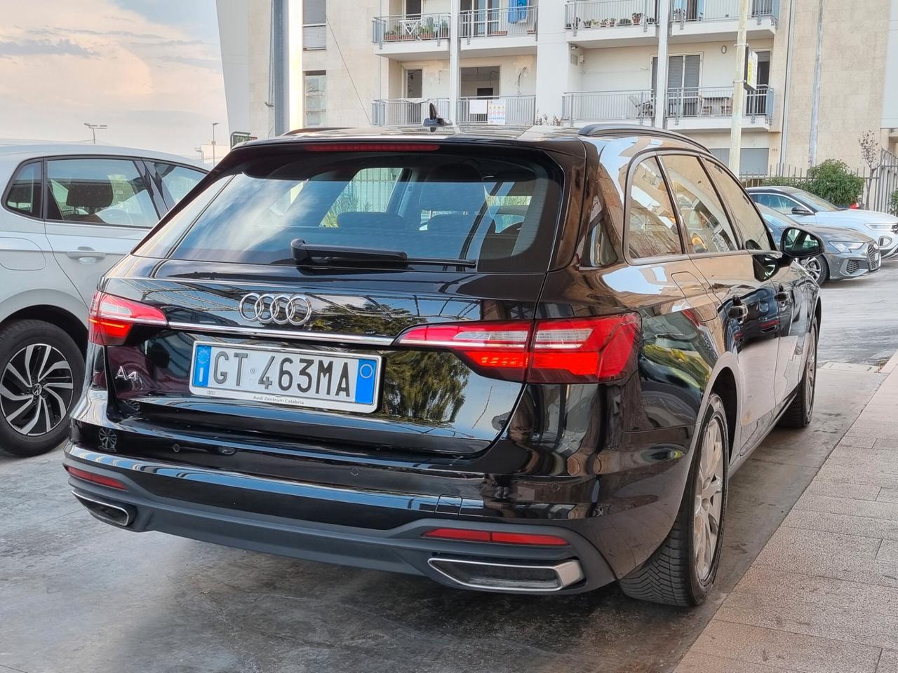 Audi A4 V Avant 30 2.0 tdi mhev 136cv s-tronic