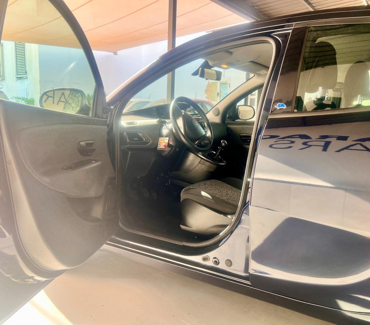 Lancia Ypsilon 1.2 69 CV 5 porte GPL Ecochic Elefantino Blu