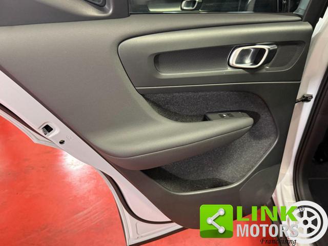 VOLVO XC40 D3 R-design MANUALE IVA PELLE GARANZIA 24 MESI