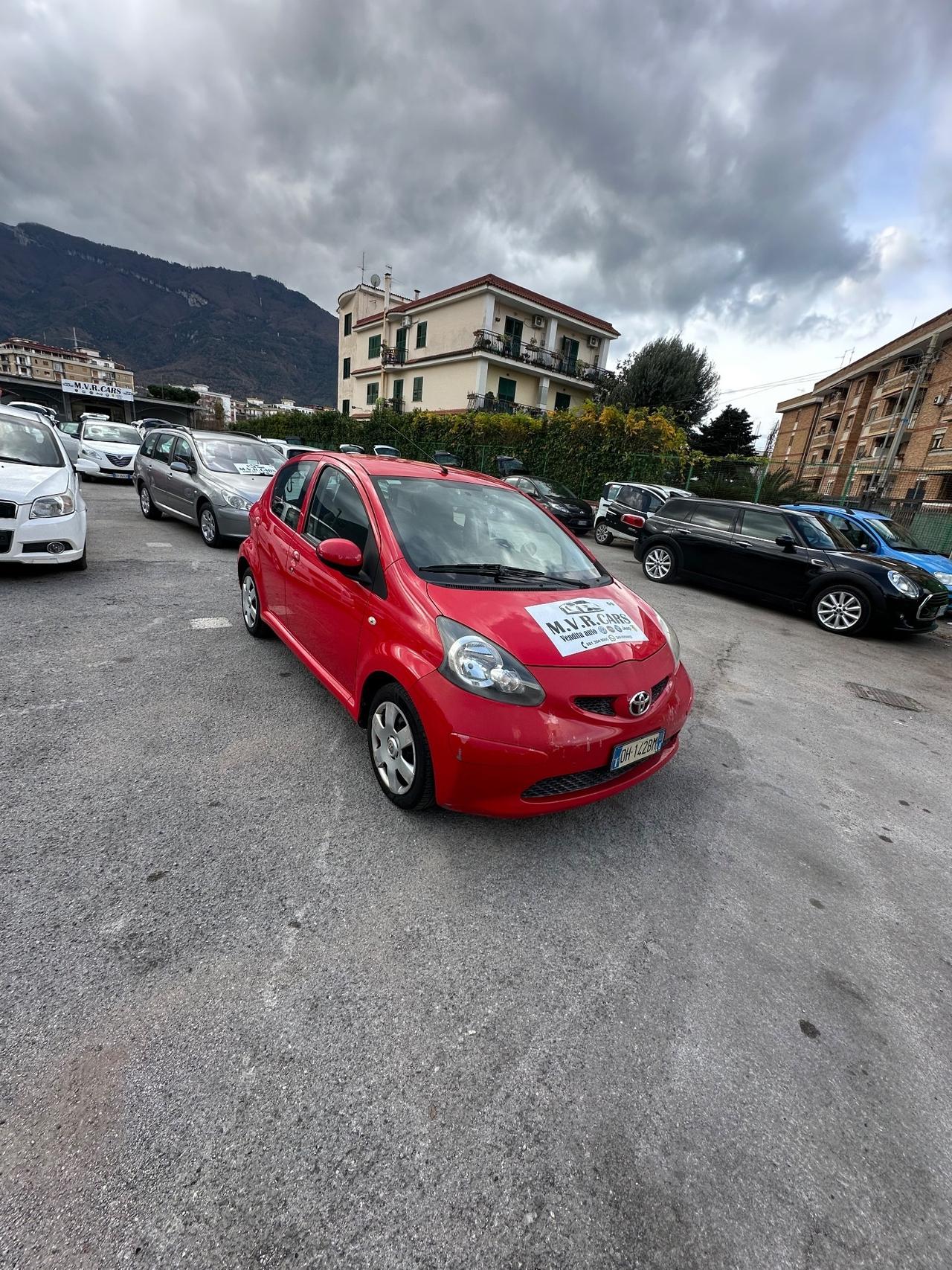 Toyota Aygo 1.0 12V VVT-i 5 porte Sol