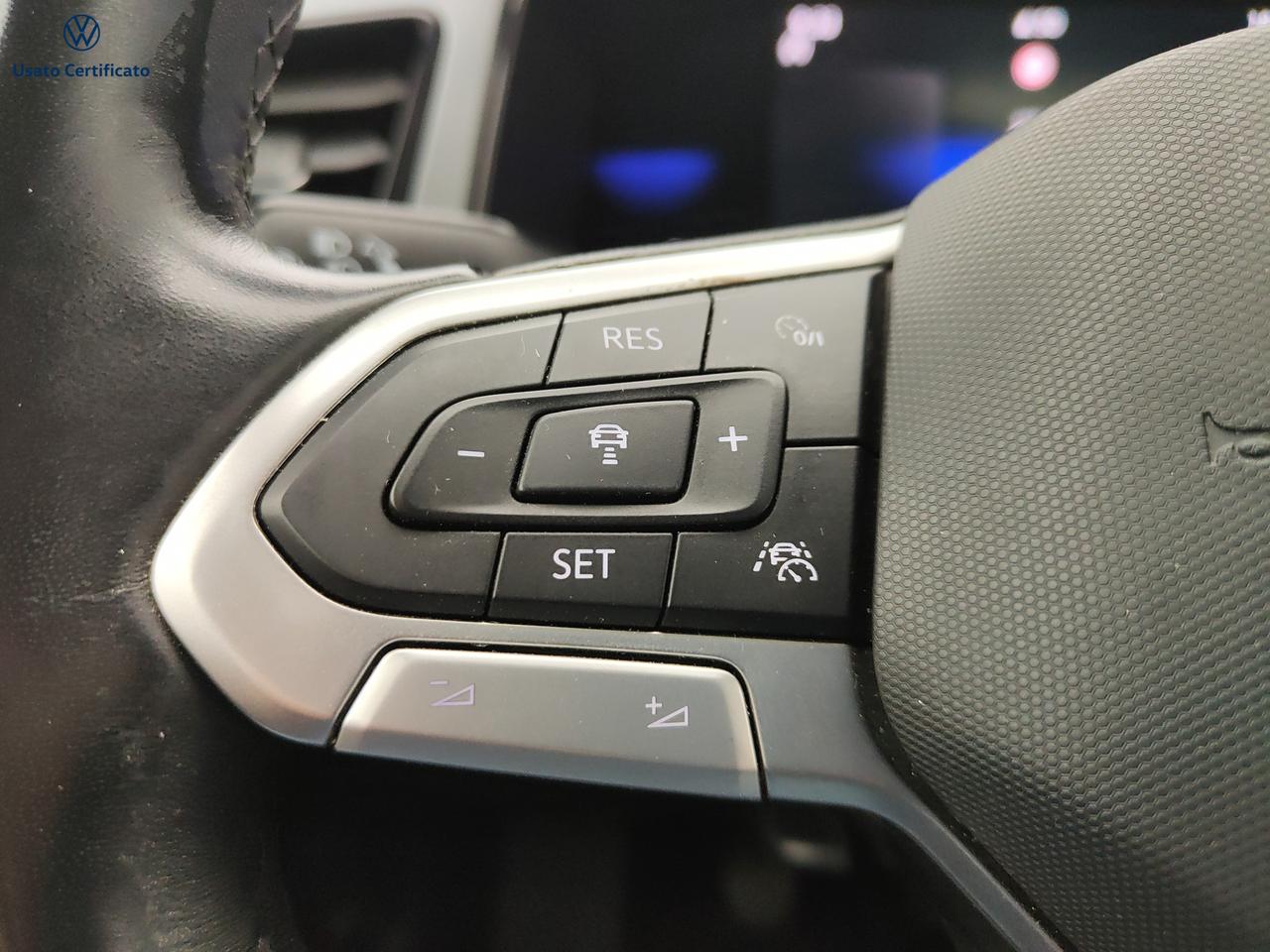 VOLKSWAGEN T-Roc - T-Roc 1.0 TSI Life