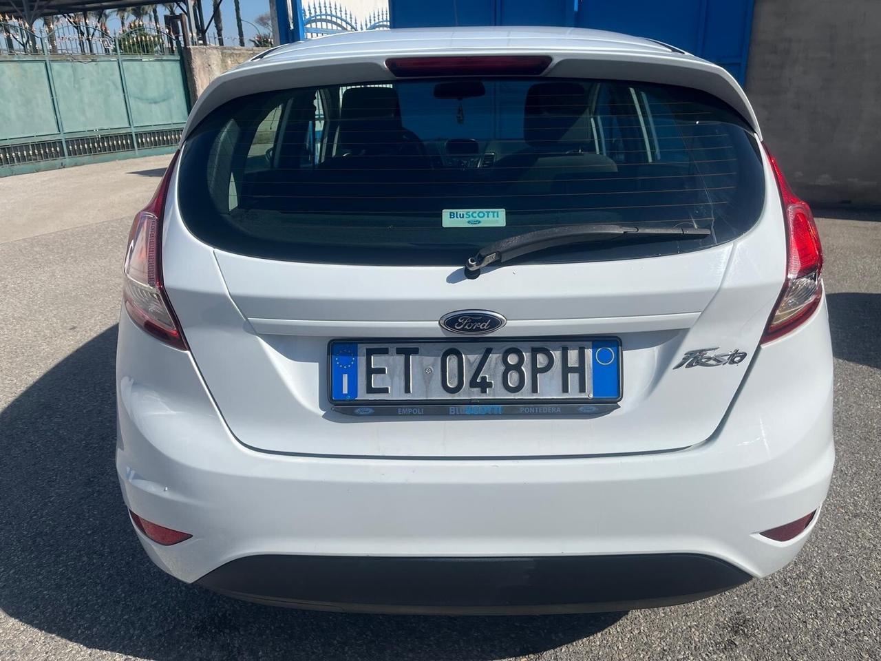Ford fiesta 1.5 tdci-5 P-full/opt-2013