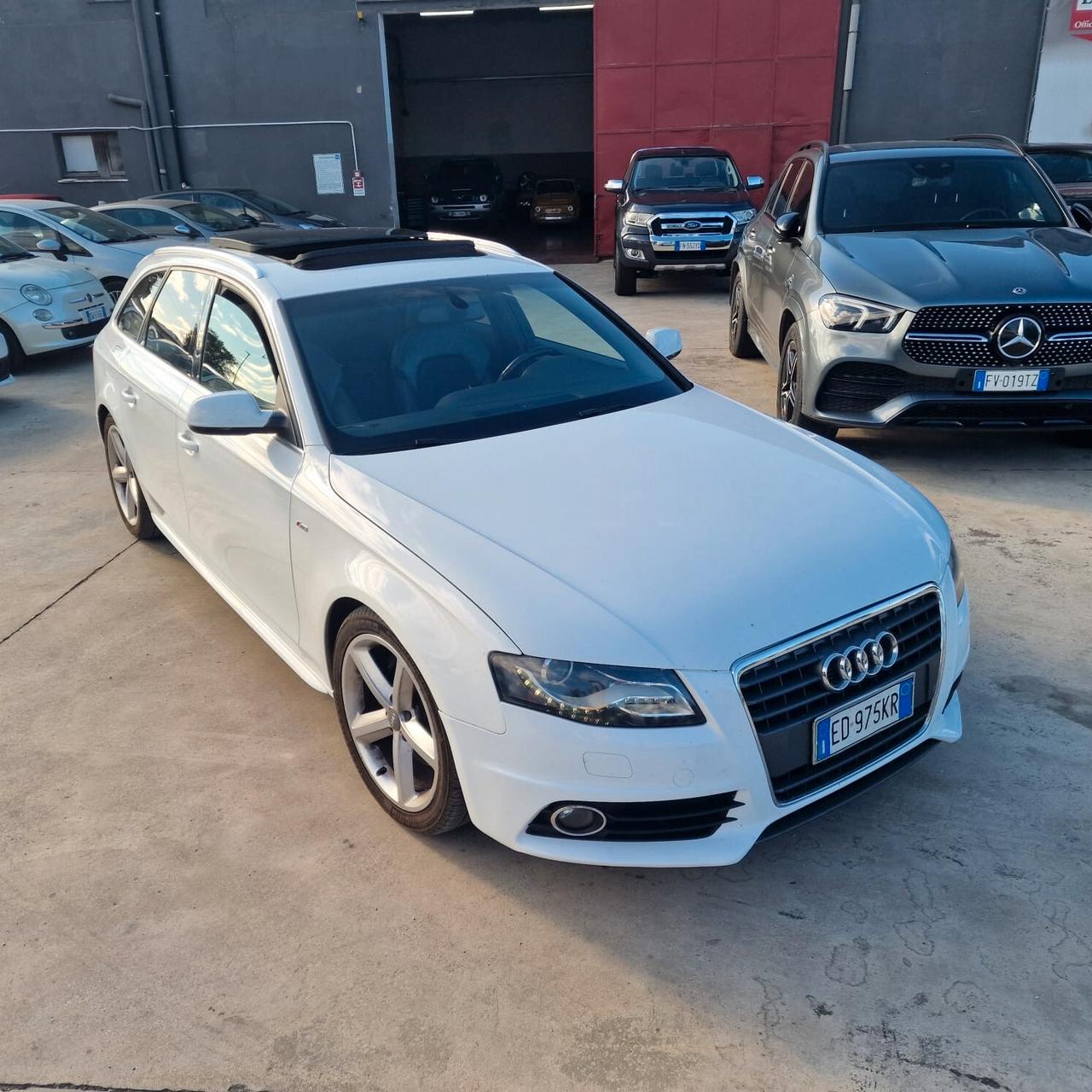 Audi A4 Avant 2.0 TDI 143CV S-LINE INTERNO ED ESTERNO TETTO FULL FULL OPTIONAL