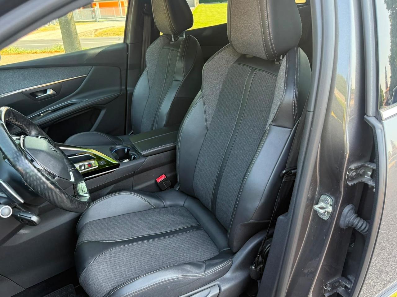 Peugeot 3008 GTLINE 2019 diesel1.5