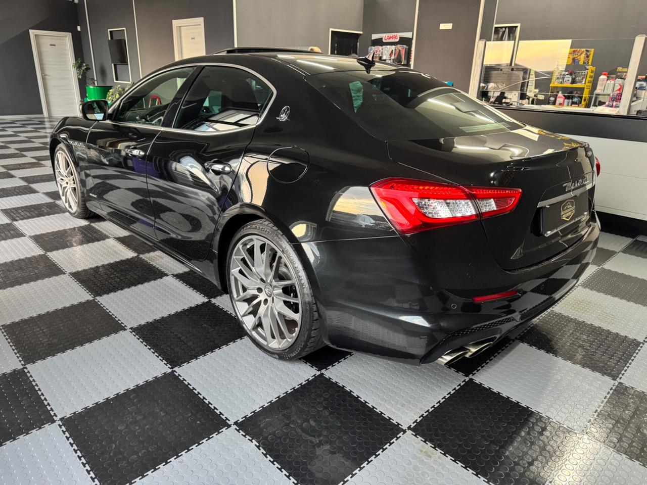 Maserati Ghibli V6 430 CV Q4 Gransport