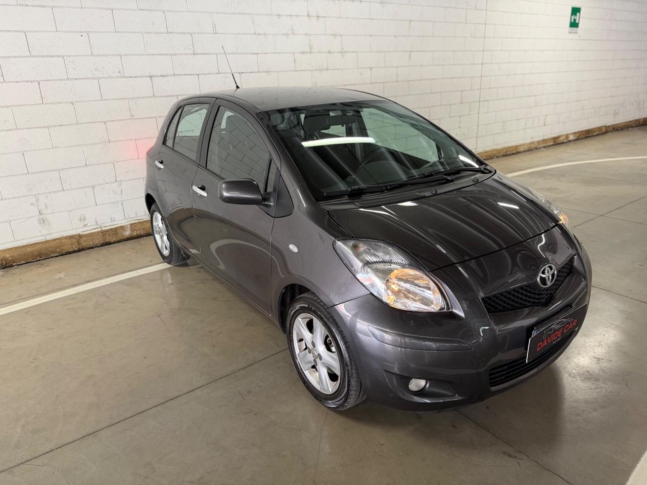 Toyota Yaris 1.0 5 porte Sol