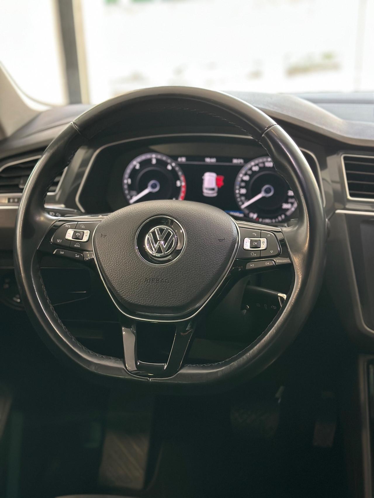 Volkswagen Tiguan 2.0 TDI SCR DSG 4MOTION R-LINE