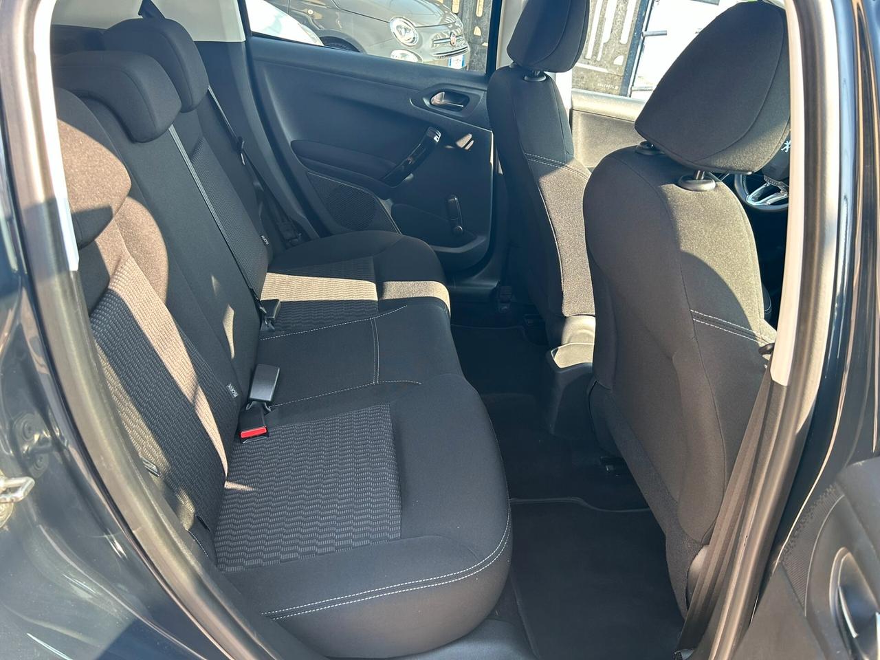 Peugeot 208 1.6 BlueHDi 75CV 5p. Black Line - OK NEOPATENTATI