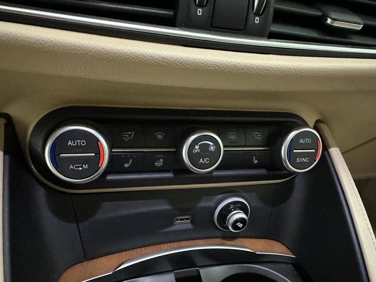 Alfa Romeo Stelvio 2.2 Turbodiesel 210 CV AT8 Q4 Super