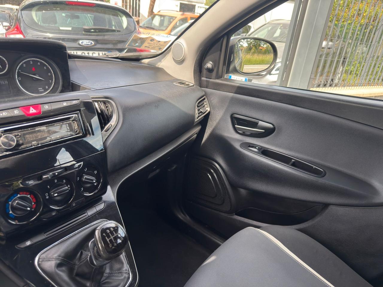 Lancia Ypsilon 1.2 69 CV 5 porte 30th Anniversary