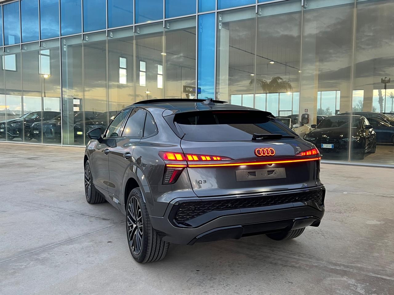 Audi Q3 Spb 2.0 S line Possibilità noleggio no scoring