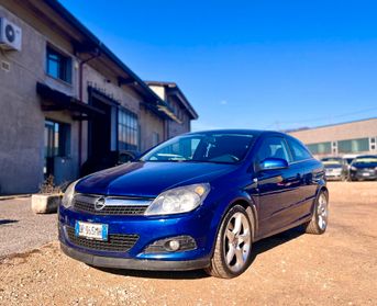 Opel Astra GTC 1.7 CDTI 125CV 3 porte Cosmo