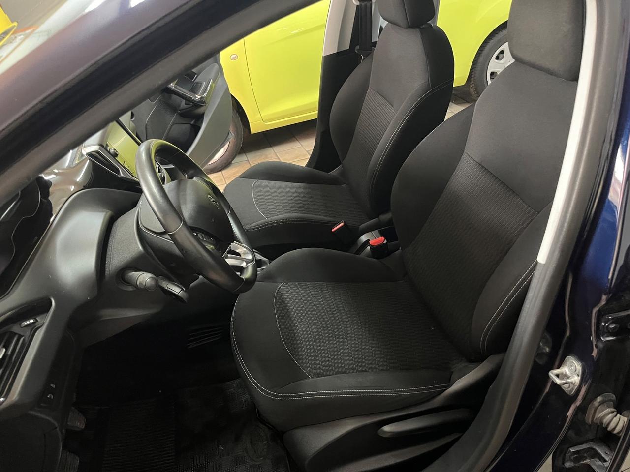 Peugeot 208 1.2 benzina Allure tagliandata 2017