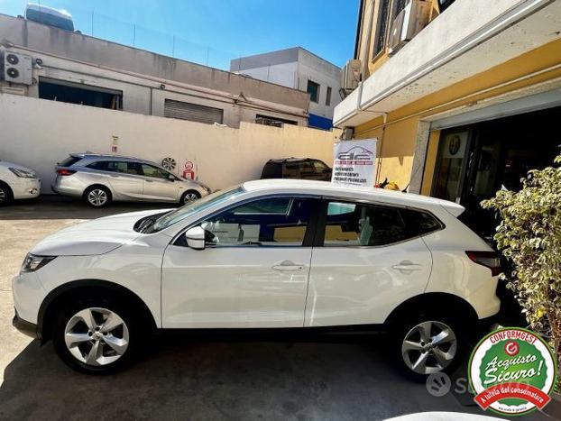 NISSAN Qashqai 1.6 dCi 2WD N-Connecta