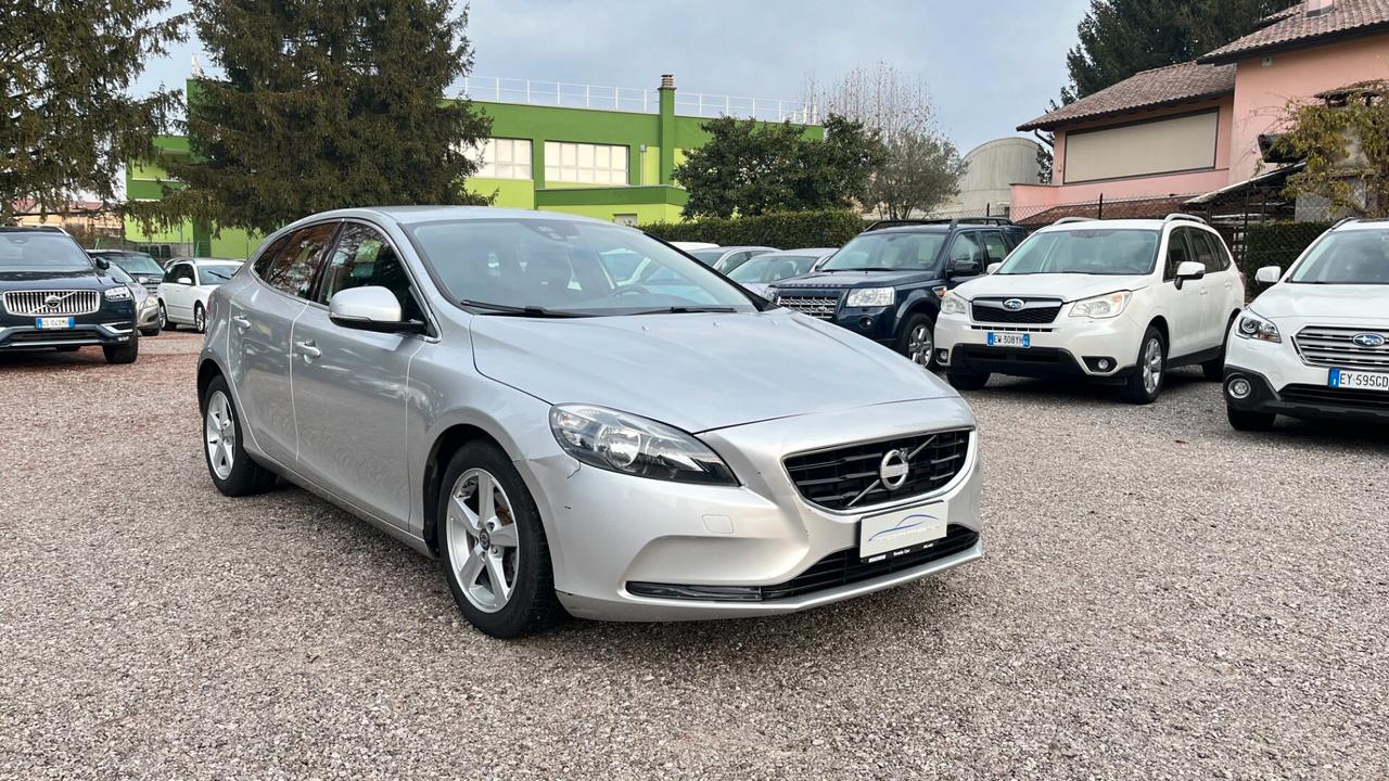 Volvo V40 D2 1.6 Summum