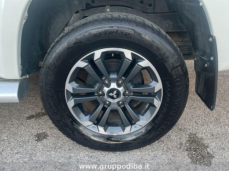 Mitsubishi L200 Cab VI 2019 Diesel d.cab 2.3d Invite Connect 4wd 150cv