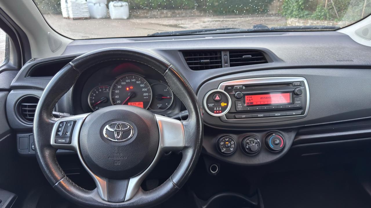 Toyota Yaris 1.0 5 porte