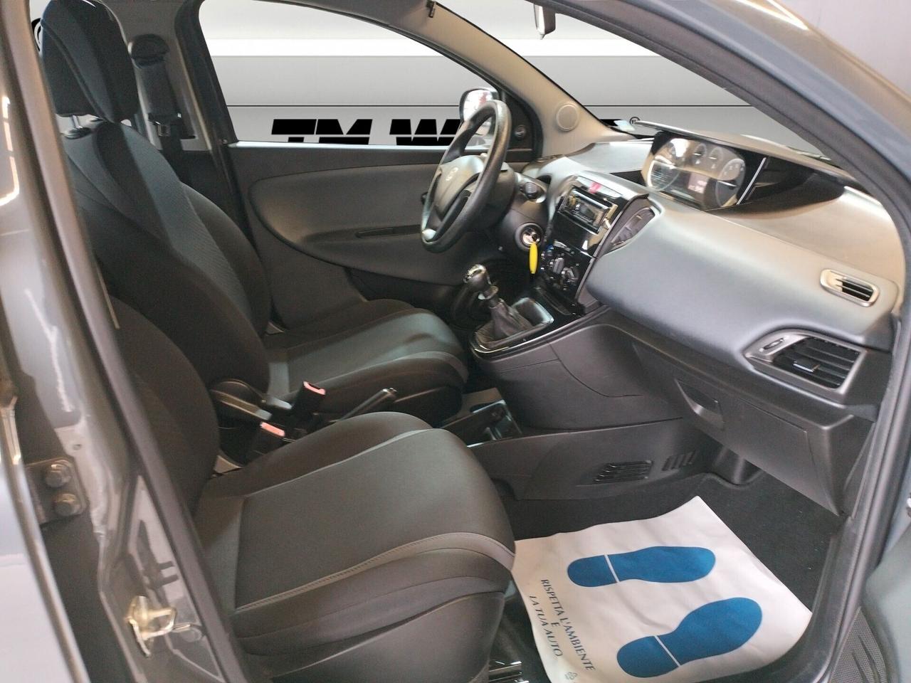 Lancia Ypsilon 1.2 Silver 69cv - NEOPATENTATI